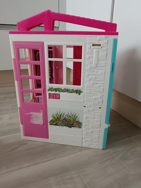 Domcek pre barbie,