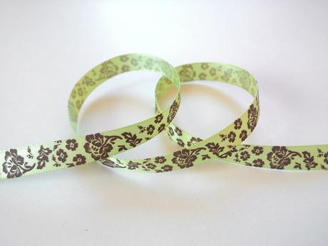 Saténová stuha 10 mm kvietky,