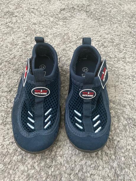 Topánky do vody, 24