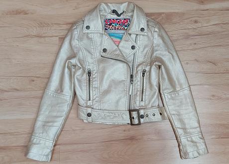 Zlatá koženková bunda, 122