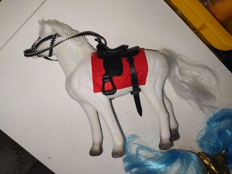 Nové väčšie koníky, cena 2e/ks, nevhodná kúpa,