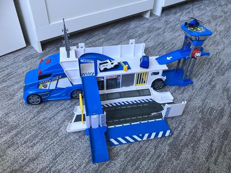 Rozkladacie policajné auto, 