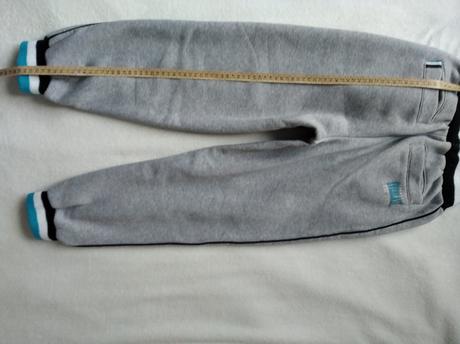 Hrubšie tepláky, 146