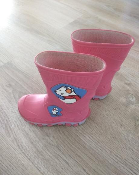 Gumáky v. 22/23, 22