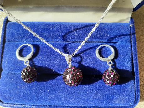 Trblietavý set- náušnice + retiazka s príveskom, 
