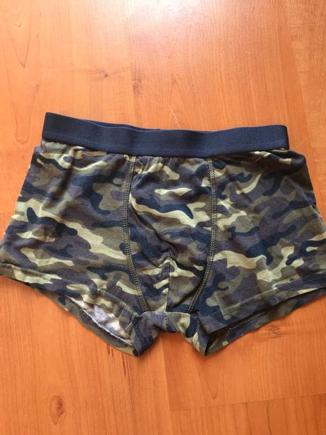 Trenírky, chapter young,146