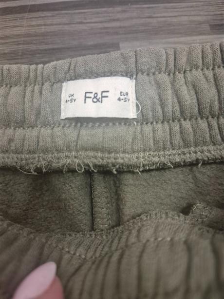 Khaki tepláky, f&f,110