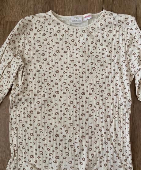 Vrubkovane pyžamo, zara,140