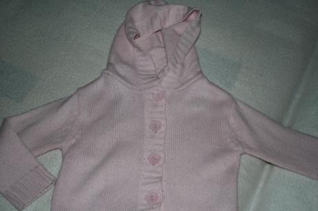 Bledoruzovy pleteny svetrik, 98