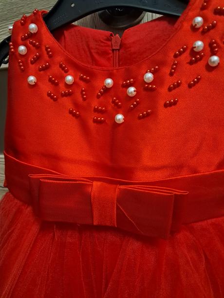 Smaragdovo  zelené,červené  slávnostné šaty, 86