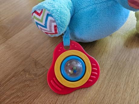 Závesný sloník s hrkálkou, 