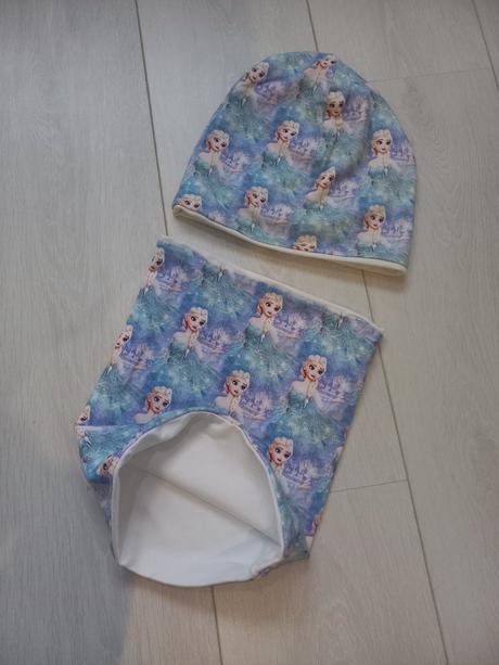 Čiapka a nakrčnik, 110