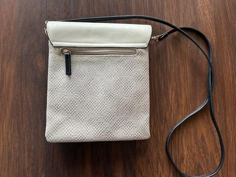 Crossbody kabelka s hadim vzorom, 