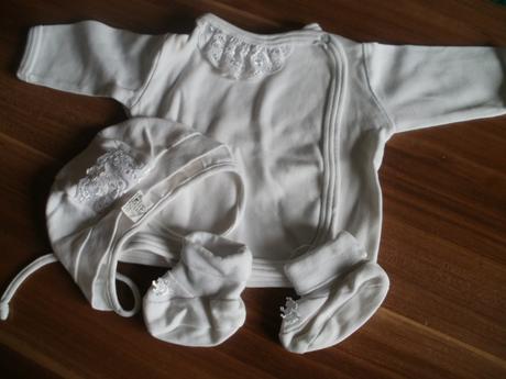 Dojčenská súprava na slávnostnú príležitosť, 68