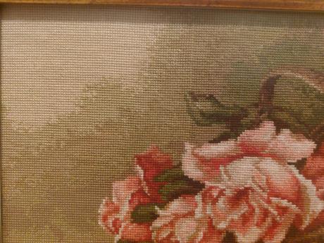 Ručne vyšívaný obraz " rúže v košíku ", 