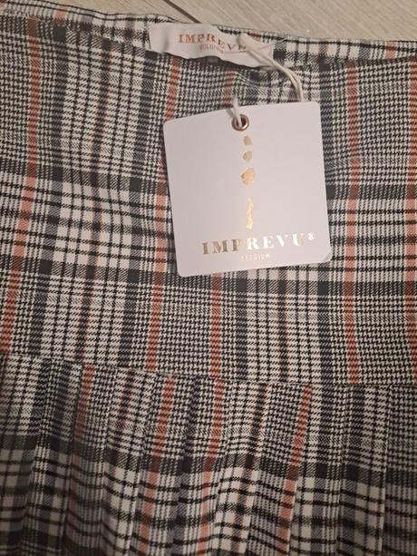 Plisovaná sukňa značky imprevu, 36