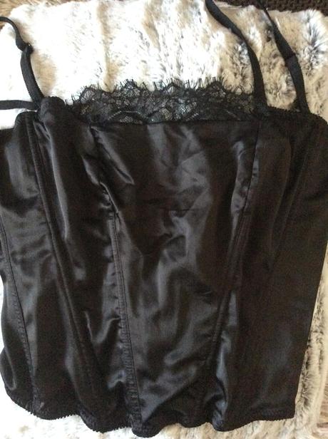 Korzet reserved, reserved,s