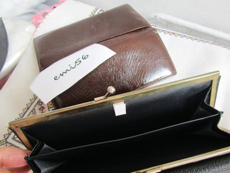 2120. peňaženky 2x,