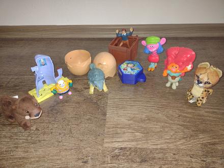 Hračky z mcdonaldu,