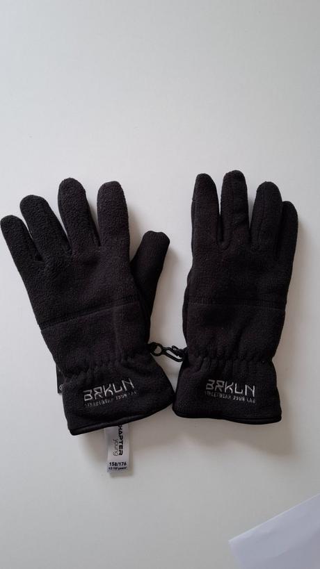 Rukavice, chapter young,158