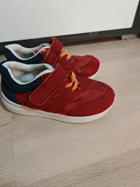 Bordove tenisky 28, 28