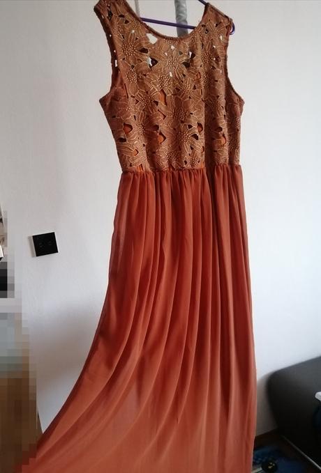 Škoricové spoločenské šaty, 48