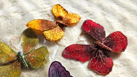 Dekoratívne motýle na štipci, 8 ks,