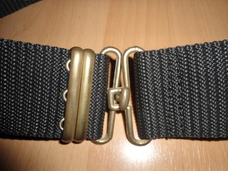 Nastavitelny cierny opasok, 