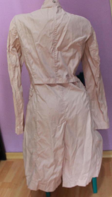 Kvalitny znackovy trenckot pc 135 e, m