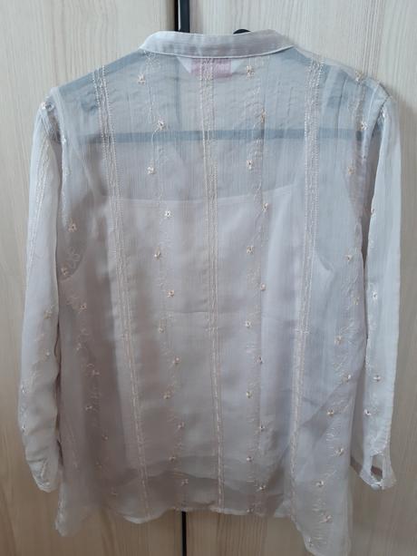 Bluzka s malymi gombickami, bonmarché,40