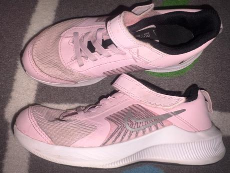 Tenisky nike v.32 + 1 skechers v.32, nike,32