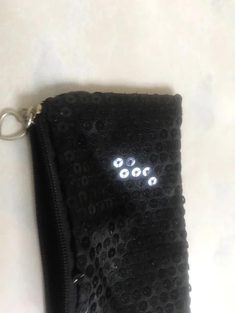 Trblietavá taštička, 