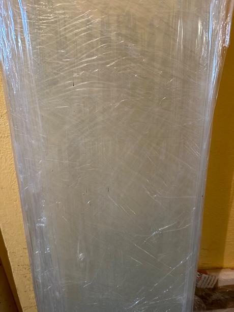 Pieskované sklo na police, 