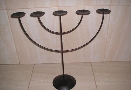 Veľký kovový svietník,