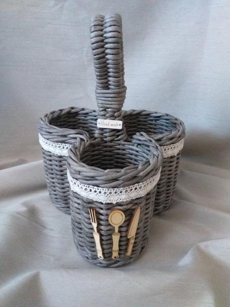 Mam na predaj stojan na pribor,