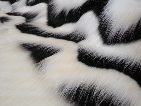 Kožušina čierno biela - 10 cm, 
