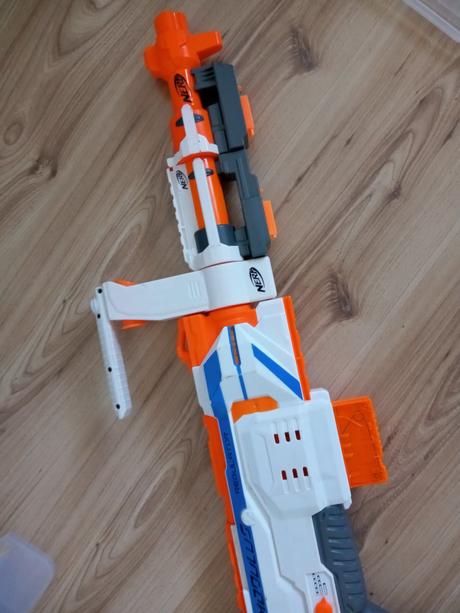 Pištoľ s nábojomi, 