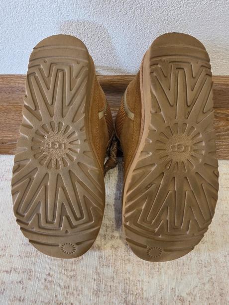 Ugg, ugg,37