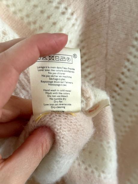 Vlnený sveter ariel francúzskej značky sezane, s