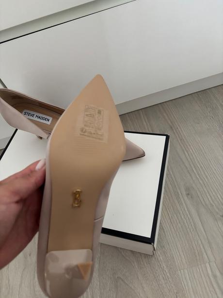 Lodicky, steve madden,37