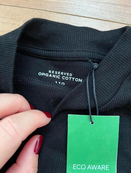 Vrúbkované tričko so stojačikom nové, reserved,110