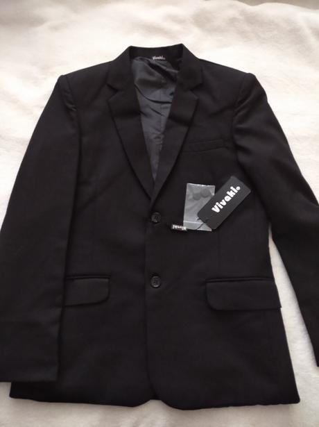 Chlapčenský oblek, 146