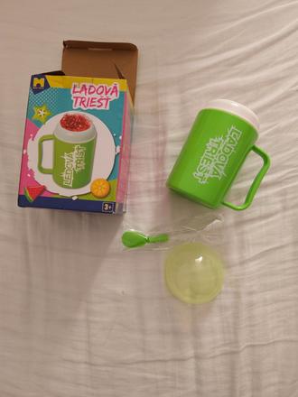 Hrnček na výrobu ľadovej drte, 