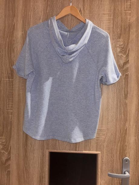 Tričko s kapucou, 38