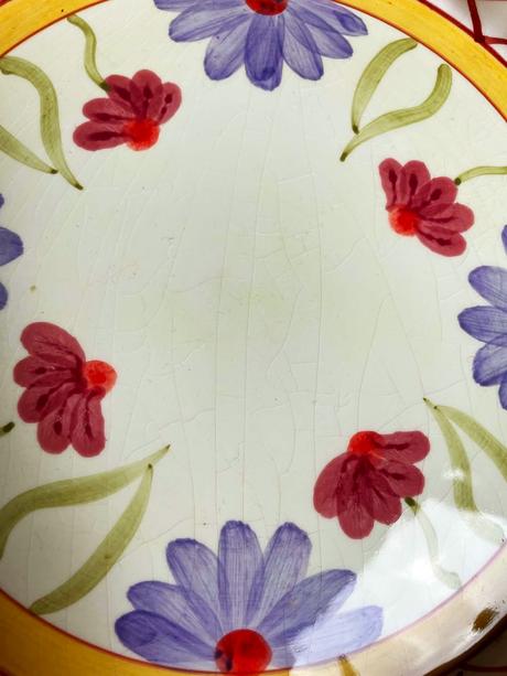 Stará porcelánová misa,
