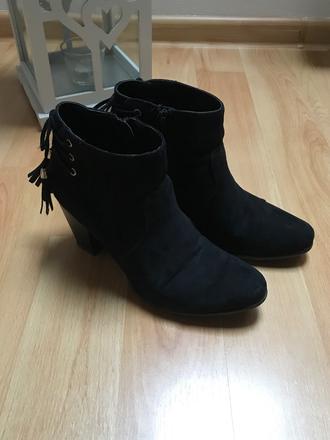 Čierne čižmy, graceland,38