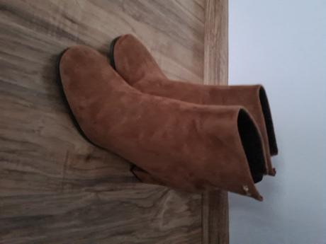 Kotnikove topanky, 39