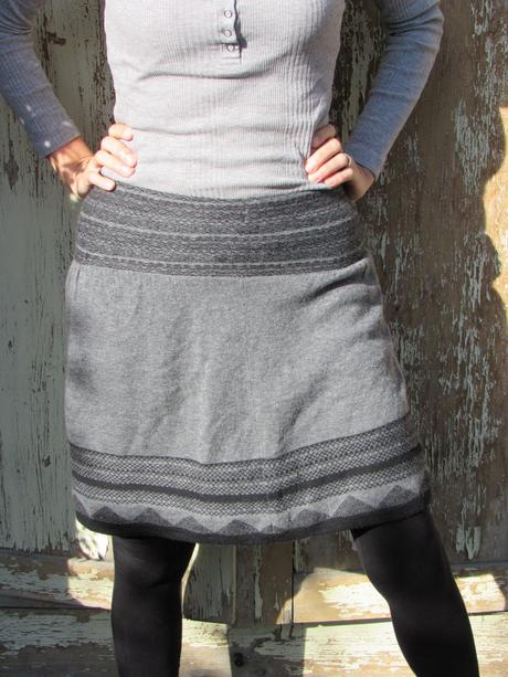 Príjemná vlnená suknička, promod,s