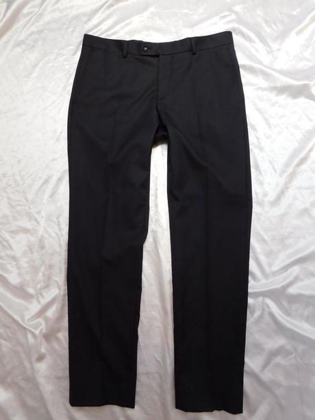 Luxusný pánsky oblek tmavomodrej farby, m