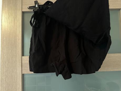 Sukňové čierne kraťasy, reserved,36